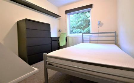 5 bedroom Semi-detached house to let in 5 Bed Student Home - Teddington Close