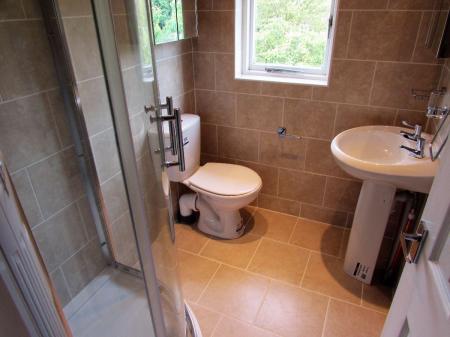 5 bedroom Semi-detached house to let in 5 Bed Student House - Dickens Avenue