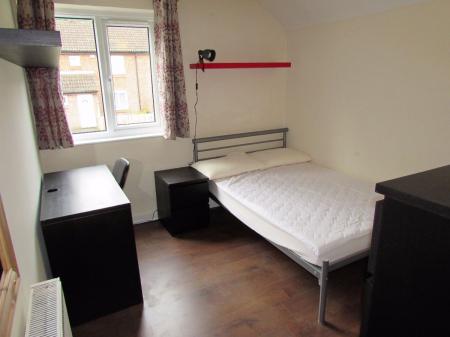 5 bedroom Semi-detached house to let in 5 Bed Student House - Dickens Avenue