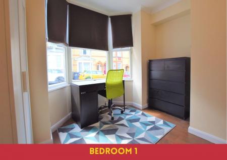 5 bedroom Semi-detached house to let in 5 Bed Student House - 33 Guildford Road