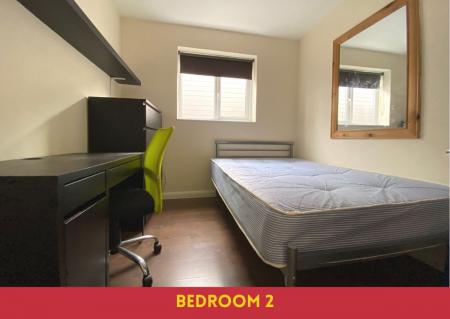 5 bedroom Semi-detached house to let in 5 Bed Student House - 33 Guildford Road