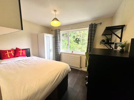 5 bedroom Semi-detached house to let in 5 Bed Student Home - 31 Godden Road, UKC