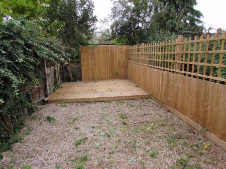 5 bedroom Semi-detached house to let in 5 Bed Student House - 10 Guildford Road