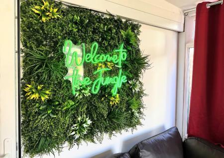 7 bedroom Semi-detached house to let in 22 Downs Road, UKC