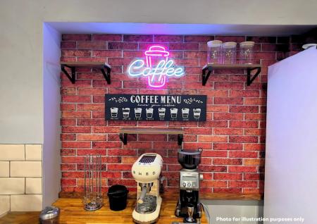 7 bedroom Semi-detached house to let in 22 Downs Road, UKC