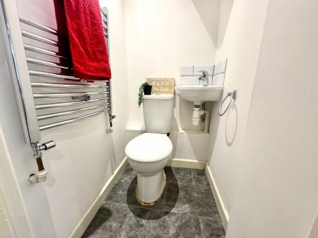 7 bedroom Semi-detached house to let in 7 Bed Student Home - 93 Tenterden Drive