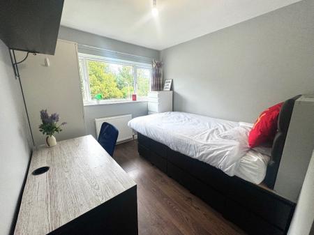 7 bedroom Semi-detached house to let in 7 Bed Student Home - 93 Tenterden Drive