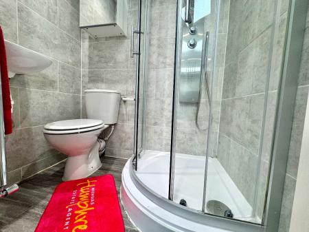 6 bedroom Terraced House to let in 29 Godden Road - UKC Location