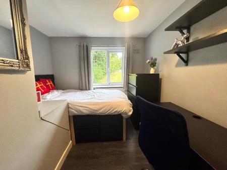 6 bedroom Terraced House to let in 29 Godden Road - UKC Location