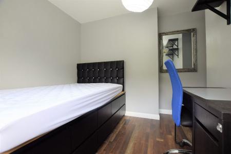 7 bedroom Semi-detached house to let in 7 Bed Student Home - 91 Tenterden Drive