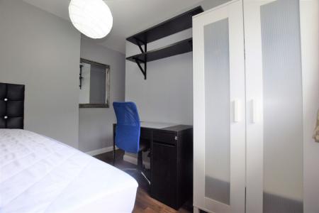 7 bedroom Semi-detached house to let in 7 Bed Student Home - 91 Tenterden Drive