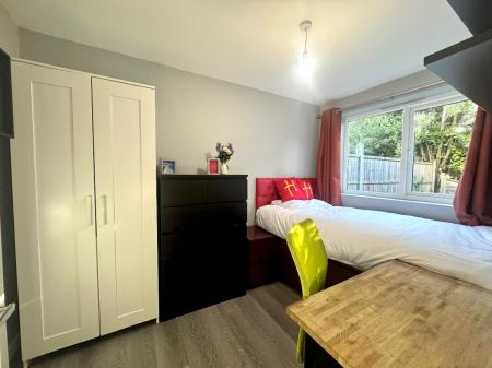 6 bedroom Semi-detached house to let in 6 Bedroom Student Home - 12 Godden Road, UKC