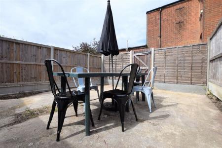 7 bedroom Semi-detached house to let in 20 North Holmes Road, Canterbury