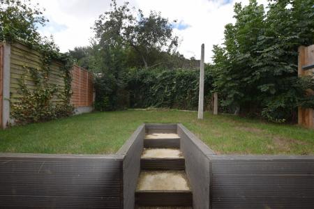 7 bedroom Semi-detached house to let in 7 Green Dell, Canterbury