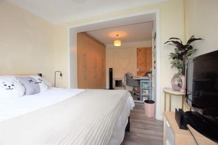 4 bedroom Semi-detached house to let in 4 Bedroom Student Home - Ringwood Close, UKC