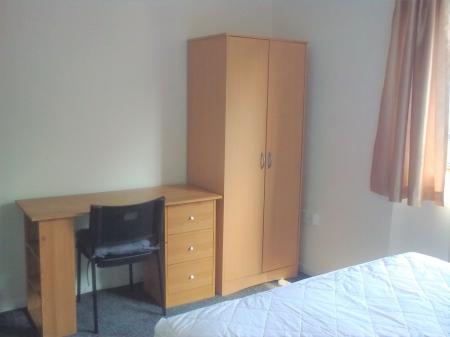 4 bedroom Terraced House to let in Downs Road, Canterbury