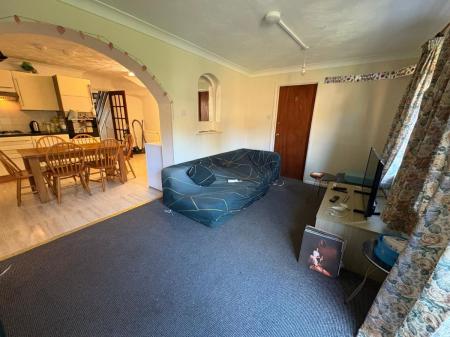 6 bedroom Semi-detached house to let in Cedarview, Canterbury - UKC Location