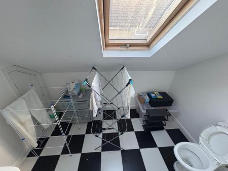 6 bedroom Semi-detached house to let in Pretoria Road, Canterbury