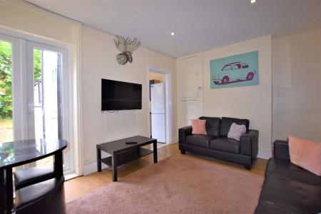 1 bedroom House share to let in York Road, Canterbury, Kent, CT1