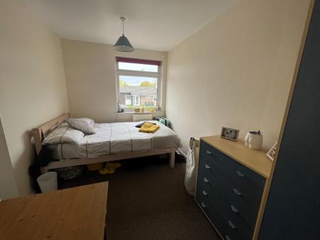 4 bedroom End of terrace house to let in 74 Kemsing Gardens, Canterbury