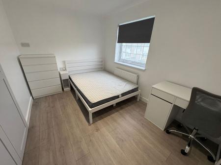 4 bedroom End of terrace house to let in Bawden Close, Canterbury