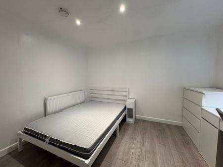 4 bedroom End of terrace house to let in Bawden Close, Canterbury