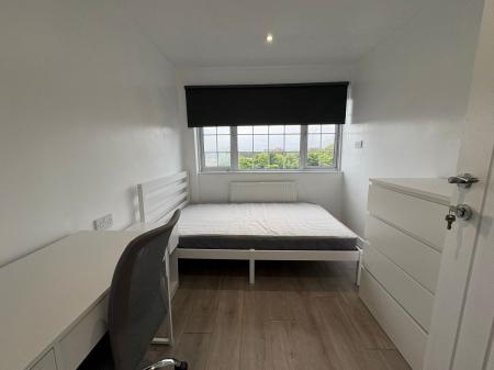 4 bedroom End of terrace house to let in Bawden Close, Canterbury