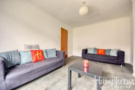 4 bedroom Semi-detached house to let in 5 College Road