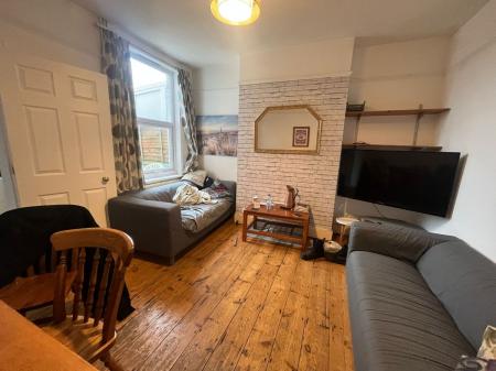 5 bedroom House share to let in St. Martins Road, Canterbury