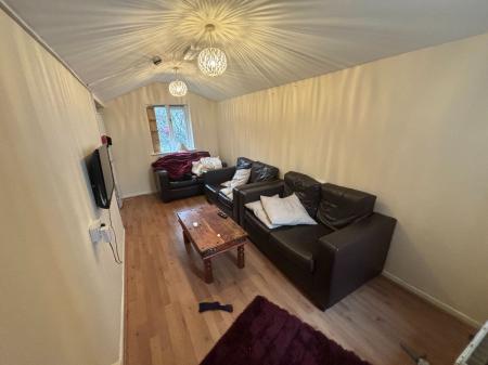 6 bedroom Terraced House to let in 6 Bed Student Home - 75 Wincheap, Canterbury