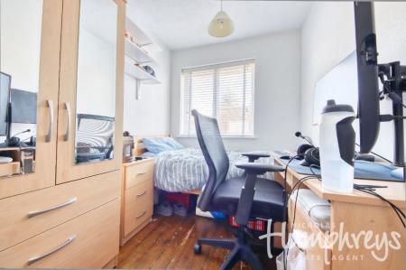 4 bedroom Semi-detached house to let in 3 College Road, Canterbury