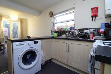 5 bedroom Terraced House to let in Milton Road, The Polygon, Southampton, SO15