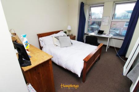 6 bedroom Terraced House to let in Wilton Avenue, The Polygon, Southampton, SO15