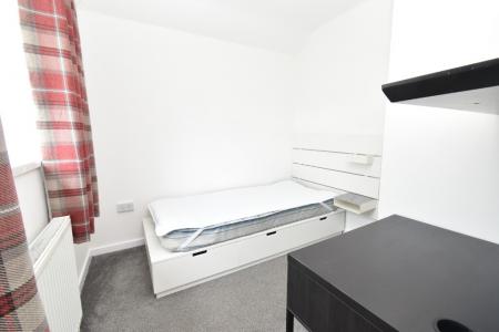 4 bedroom Semi-detached house to let in Darrell Place, Earlham, Norwich, NR5