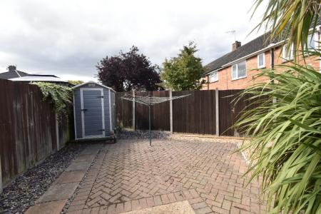 4 bedroom Semi-detached house to let in Darrell Place, Earlham, Norwich, NR5