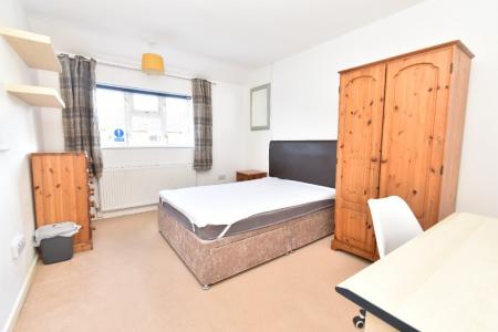 4 bedroom Semi-detached house to let in Darrell Place, Earlham, Norwich, NR5