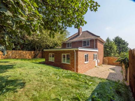 6 bedroom Detached house to let in St Mildreds Road, Earlham, Norwich, NR5