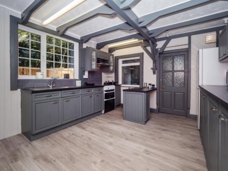6 bedroom Detached house to let in St Mildreds Road, Earlham, Norwich, NR5