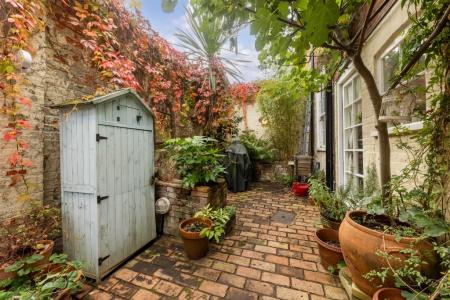 3 bedroom Terraced House for sale in Golden Triangle