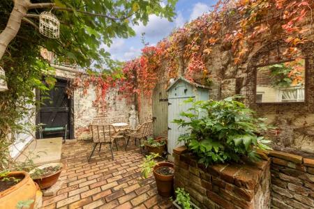 3 bedroom Terraced House for sale in Golden Triangle