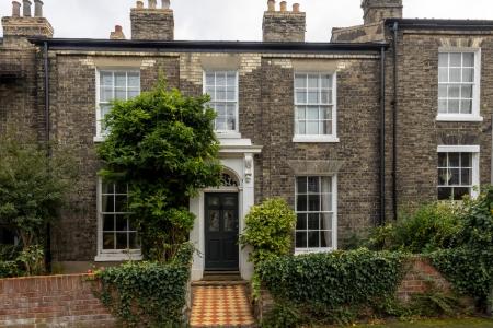 3 bedroom Terraced House for sale in Golden Triangle