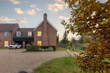 4 bedroom Detached house for sale in Bircham Close, Norwich, NR12