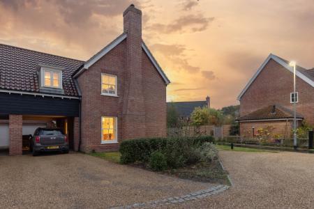 4 bedroom Detached house for sale in Bircham Close, Norwich, NR12