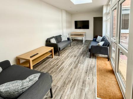 6 bedroom Detached house to let in Savery Close, Norwich, NR5