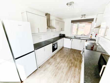 6 bedroom Detached house to let in Savery Close, Norwich, NR5