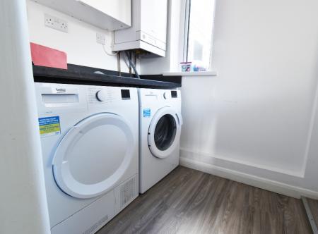 6 bedroom Detached house to let in Savery Close, Norwich, NR5