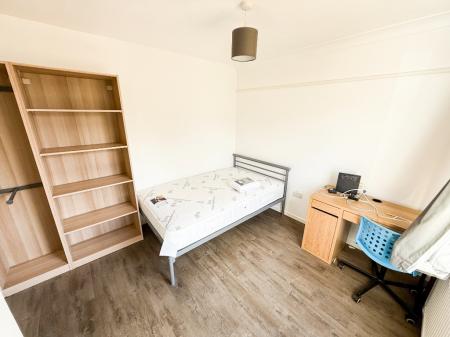 6 bedroom Detached house to let in Savery Close, Norwich, NR5