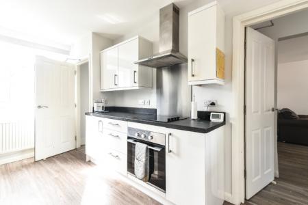 6 bedroom Semi-detached house to let in Savery Close, Norwich, NR5