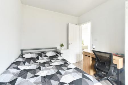 6 bedroom Semi-detached house to let in Savery Close, Norwich, NR5