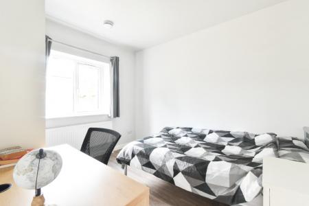 6 bedroom Semi-detached house to let in Savery Close, Norwich, NR5